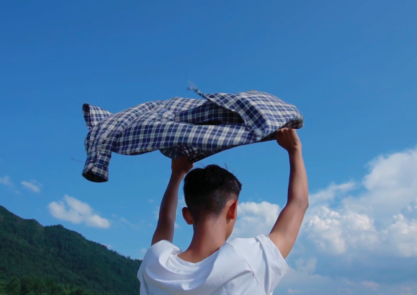 那个不爱说话的男孩，考了全校第一