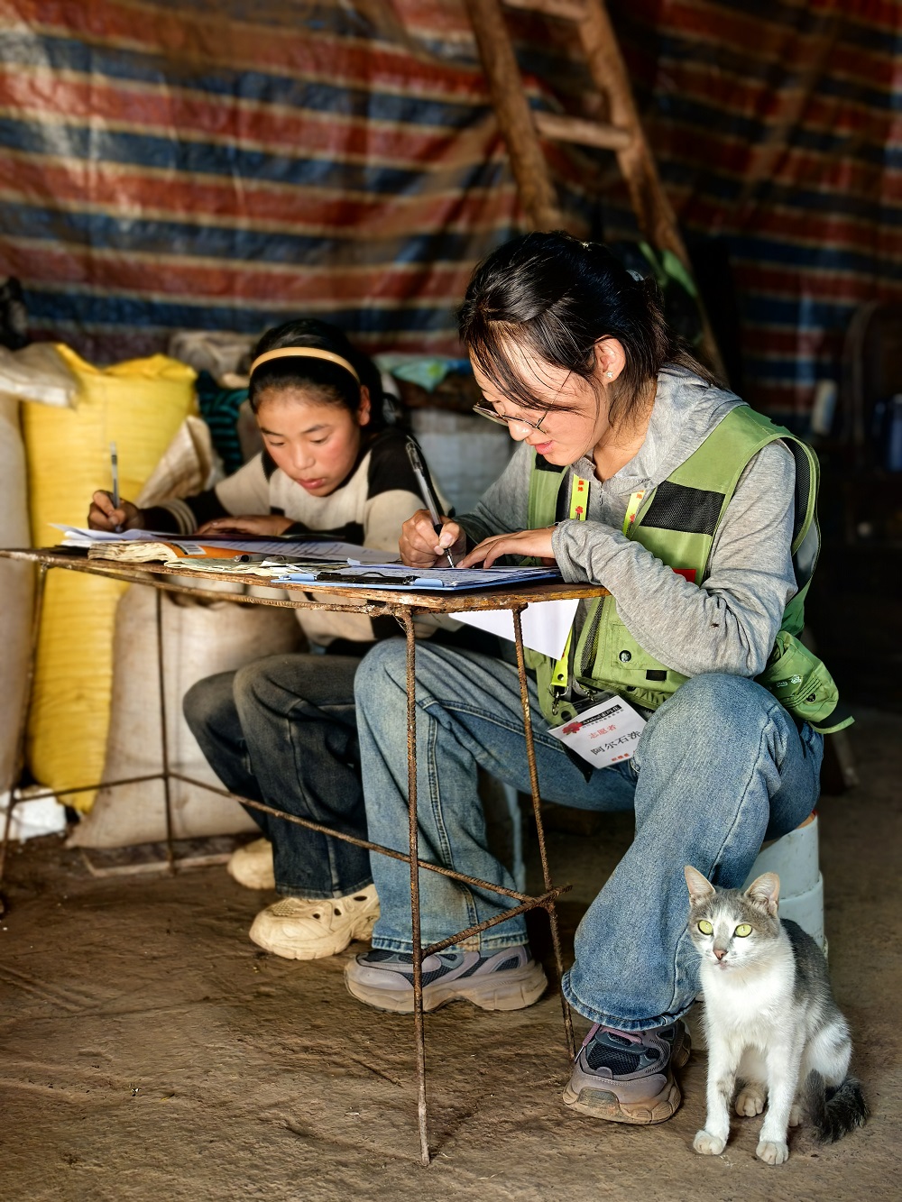 从受助者到志愿者：这个夏天，我看见爱在泥土中开花